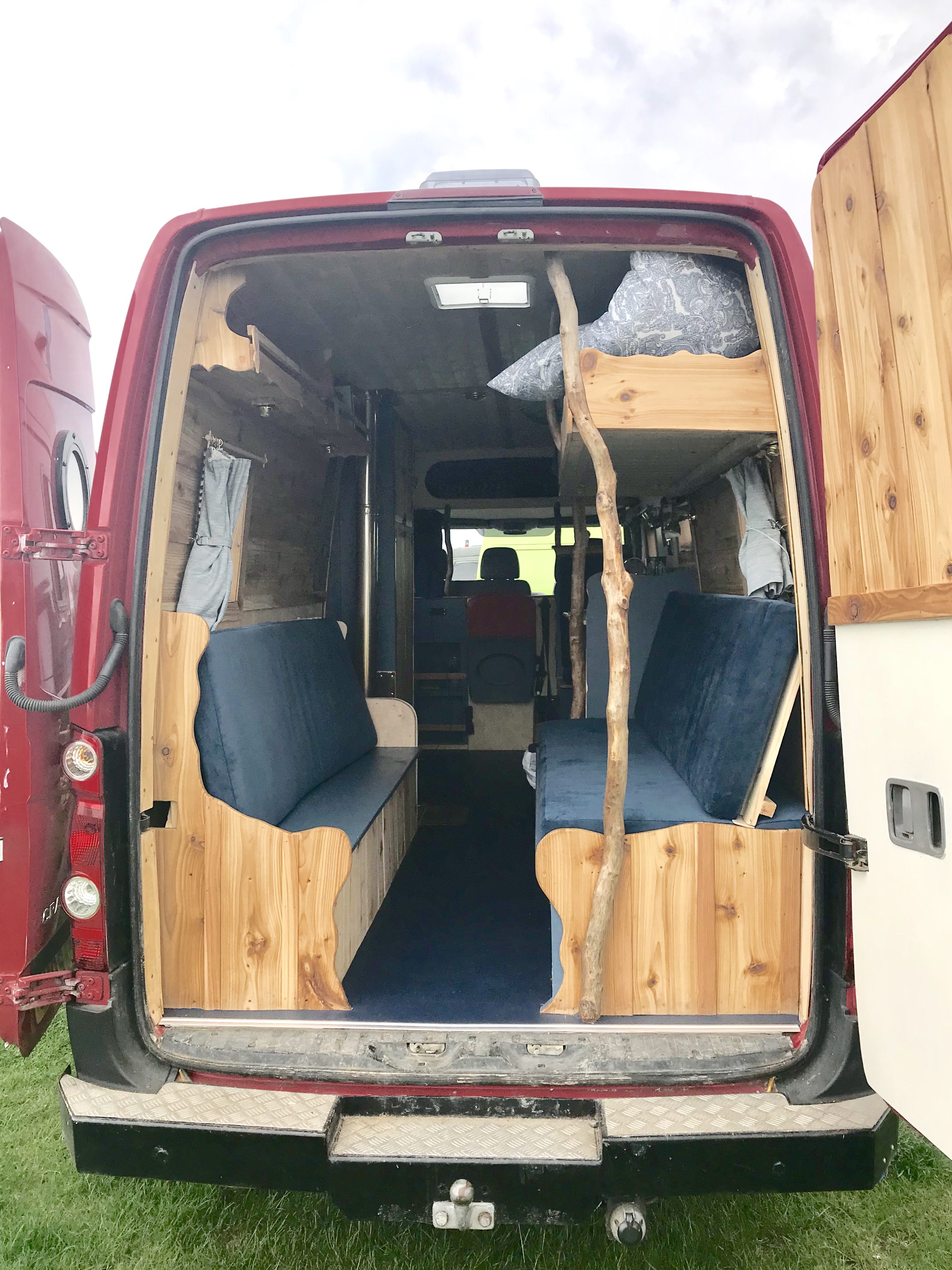 Camp Quirky - Tree Van