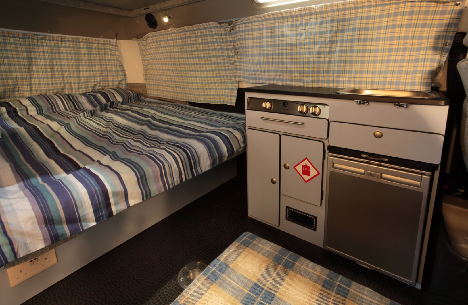 Volkswagen Bus Camper - Bedroom