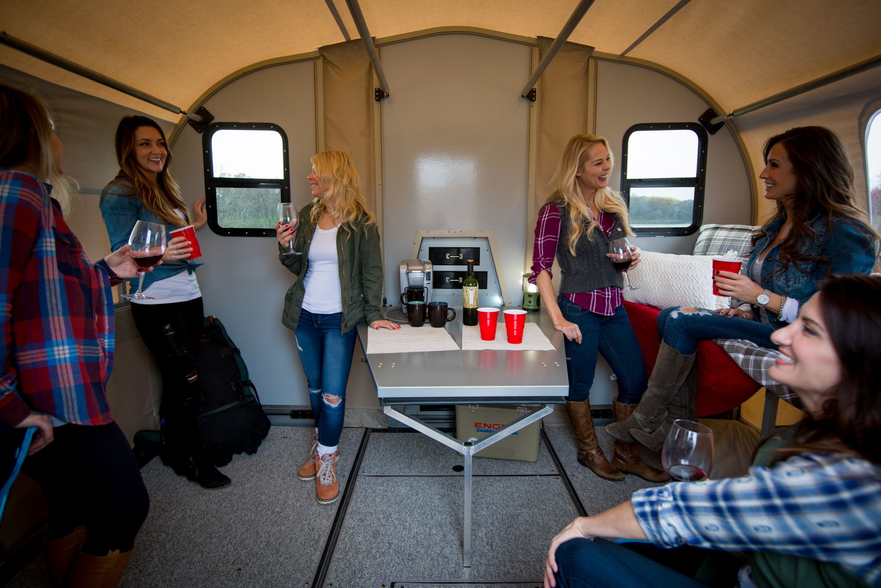 travel trailer - party