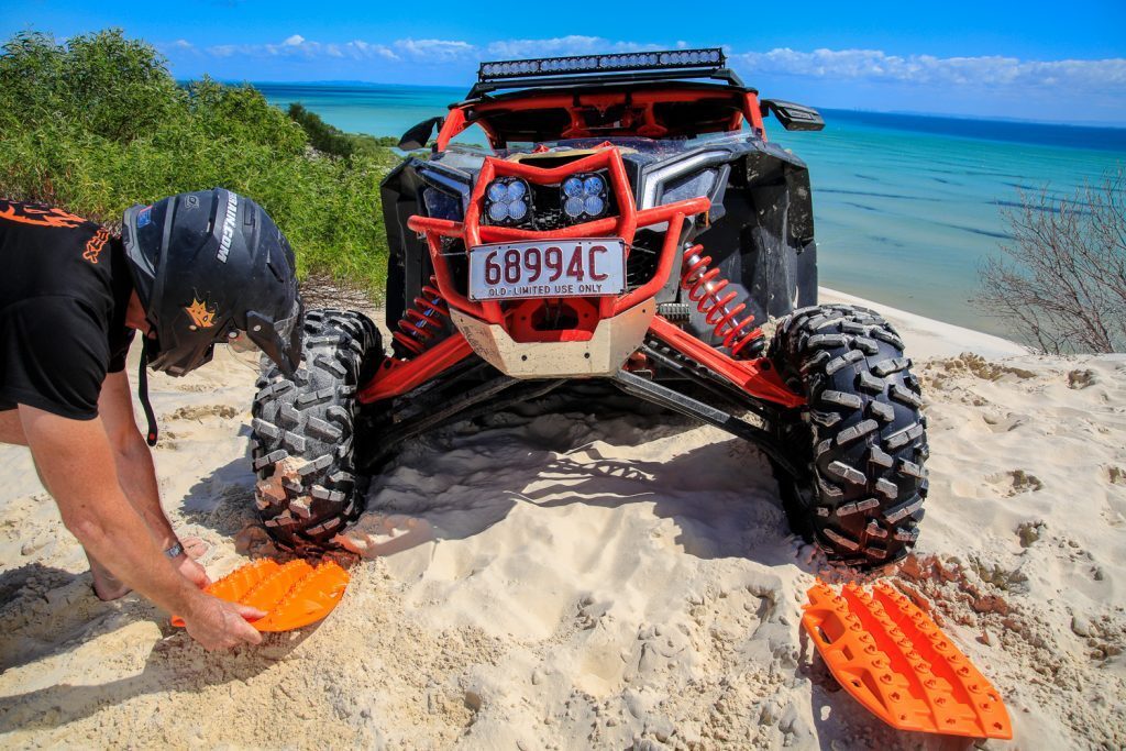 MaxTrax Mini under a Dune Buggy