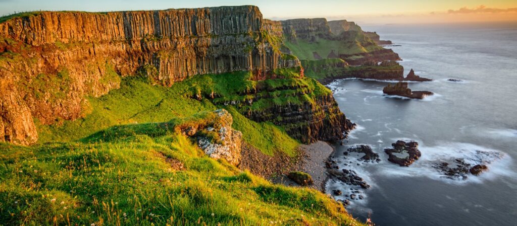  Places to visit in UK  - Giants Causeway 