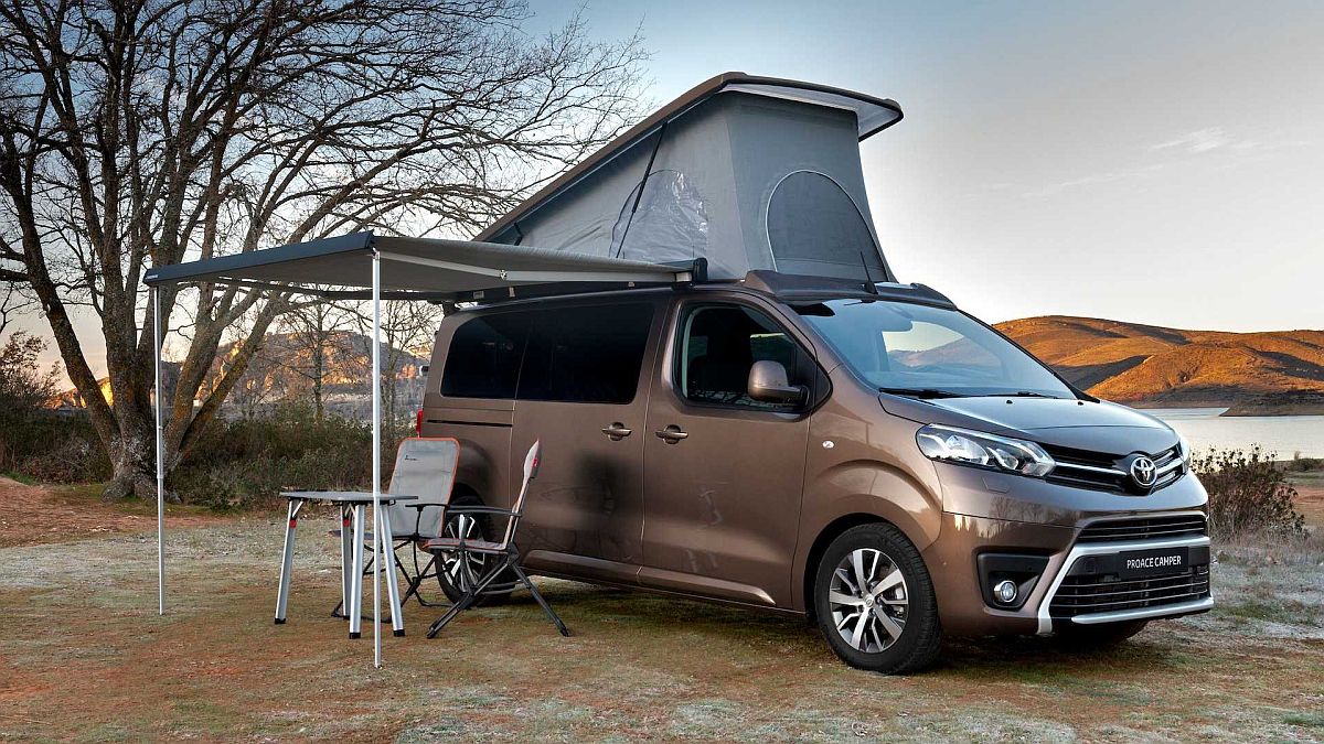 Toyota Proace Camper with pop up tent